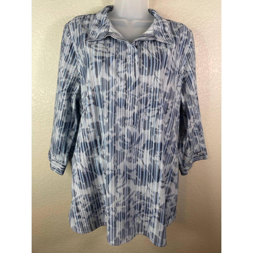 Chicos 2.5 US 14 Tunic Top Blue Abstract Stripe Button Back 3/4 Sleeve Career